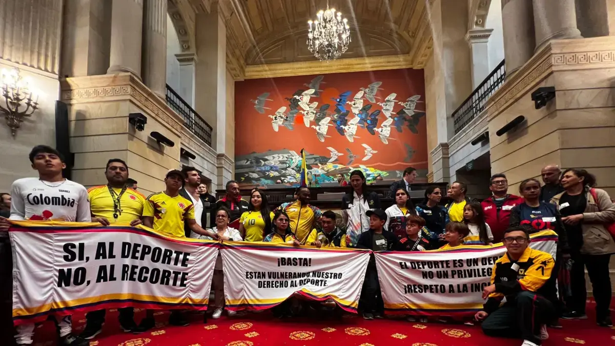 Deportistas colombianos protestan en el Congreso contra el recorte de presupuesto en el gobierno de Gustavo Petro