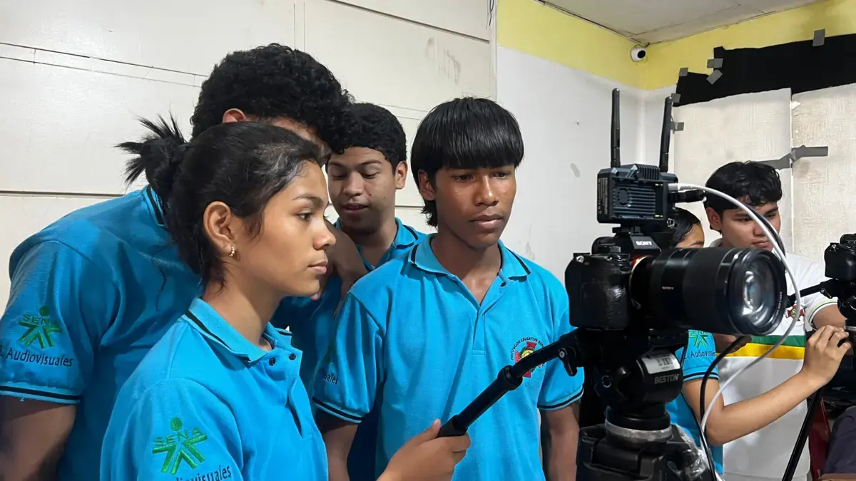 Estudiantes de El Banco, Magdalena, presentan en vivo su primer programa de variedades, fruto de la Técnica en Audiovisuales