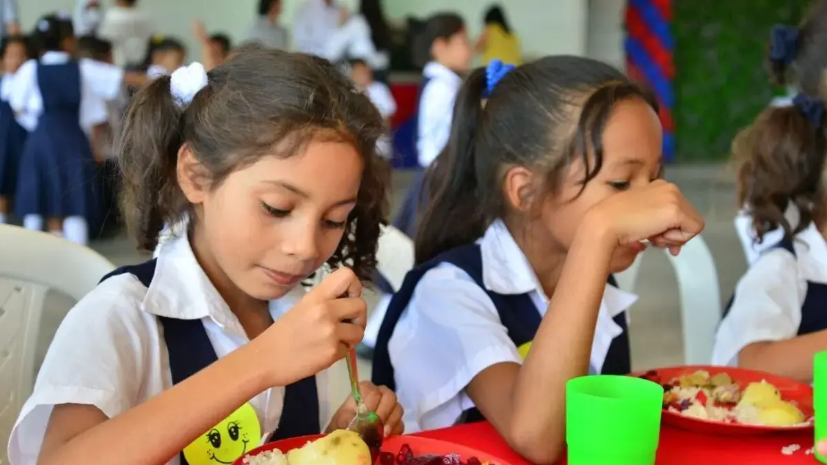Casi medio millón de niños se quedarían sin alimentación escolar: Gobierno Nacional y alcaldías y gobernaciones se responsabilizan mutuamente