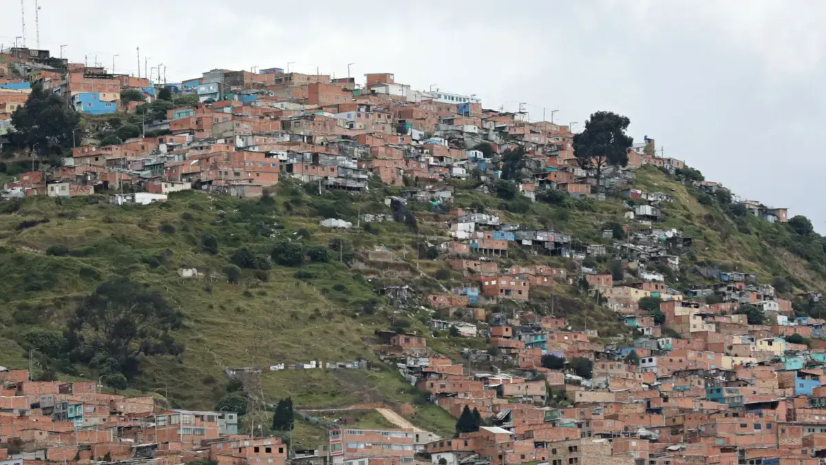 En 14 años se duplicó el número de viviendas informales en Bogotá: ¿a qué se debe este preocupante aumento?