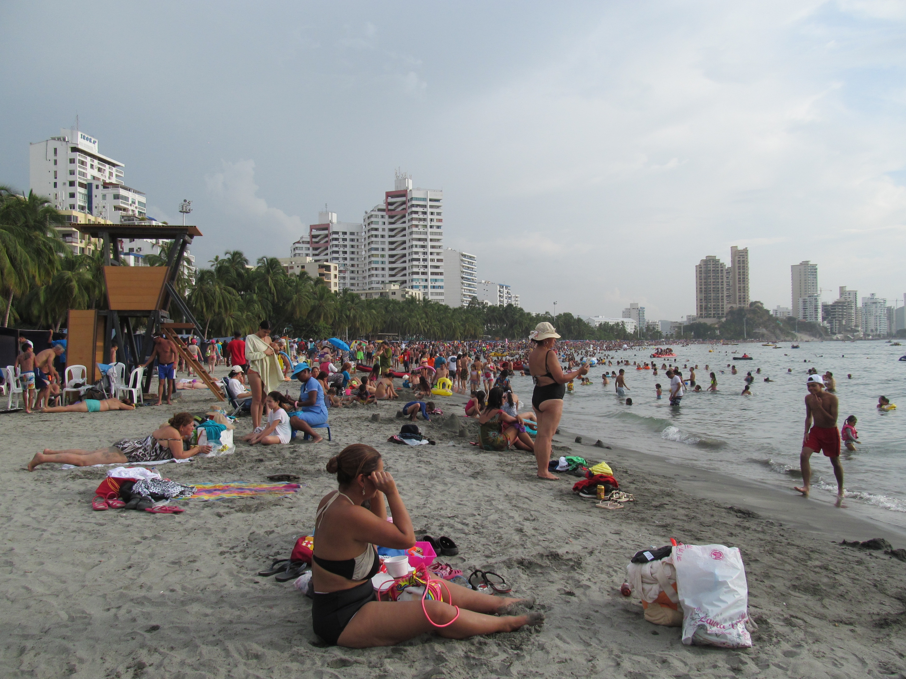 El Balneario de El Rodadero Fue Uno de los Sitios Más Visitados Durante El Puente de Reyes en Santa Marta.