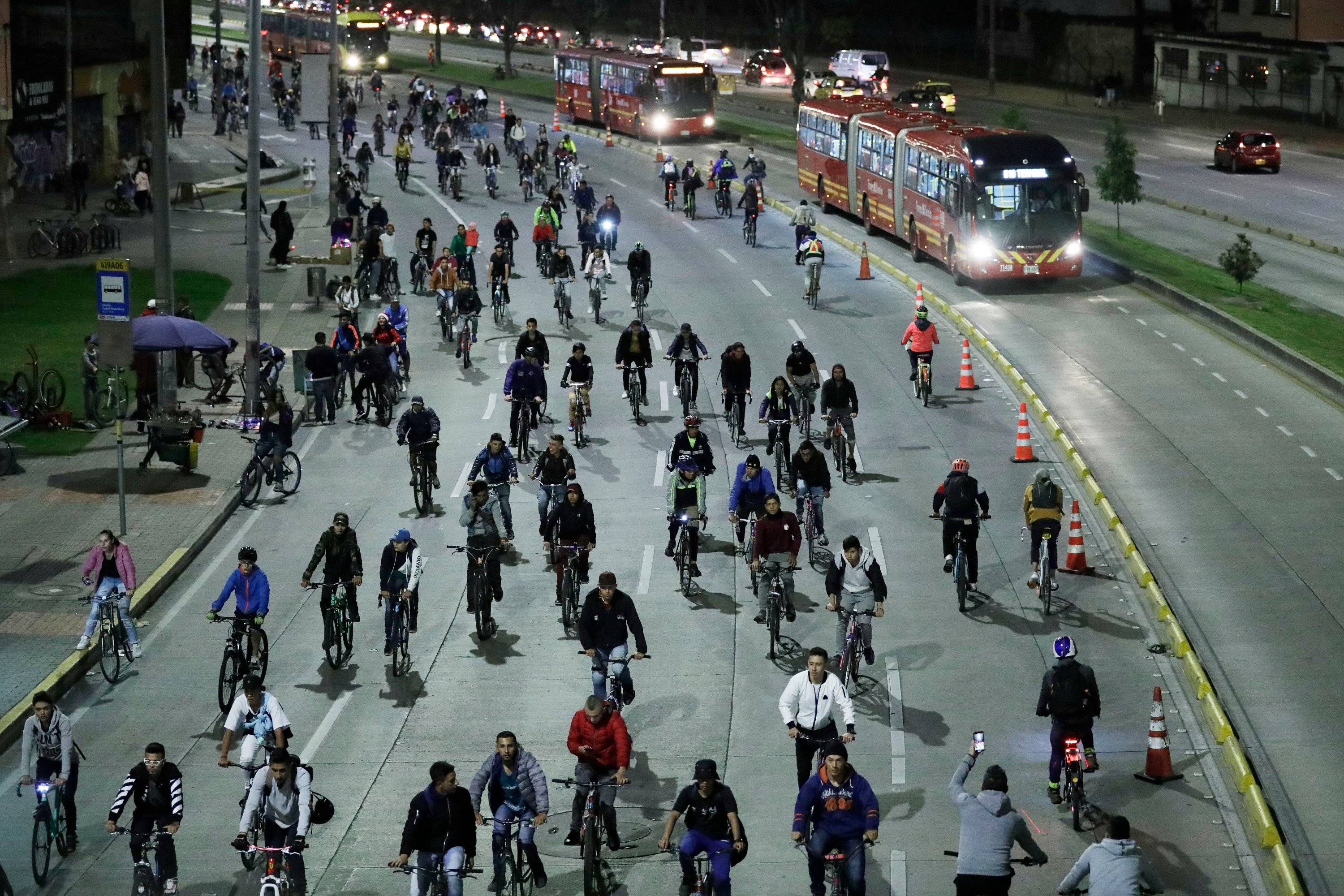 Ciclovía nocturna se realizó en medio de las actividades programadas por el IDRD para el fin de año.