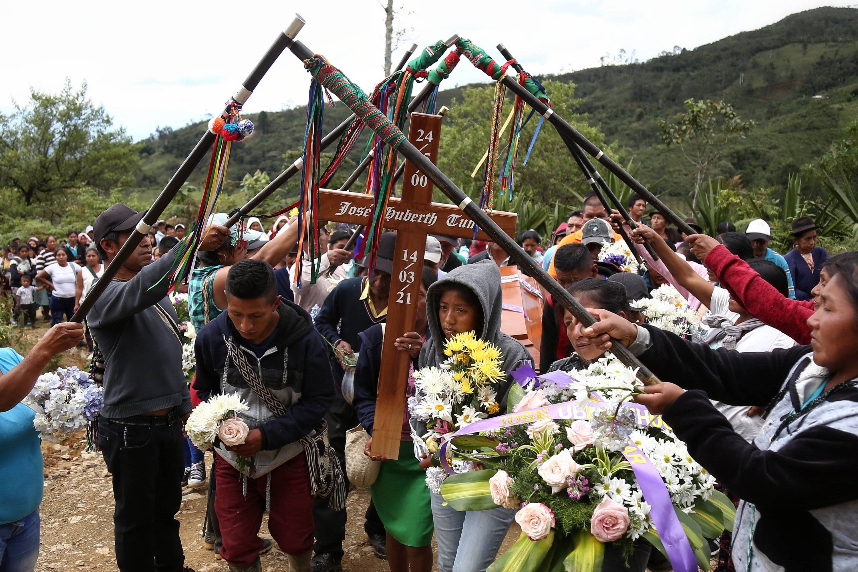 Cauca Indígenas Asesinados En Argelia Sepultados En El Patio De Sus Casas 9859