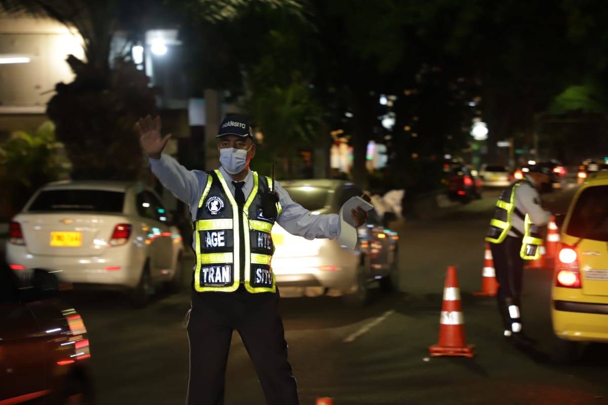 Con más de mil policías y funcionarios de la Alcaldía de Cali se adelantaron operativos de control en la ciudad.