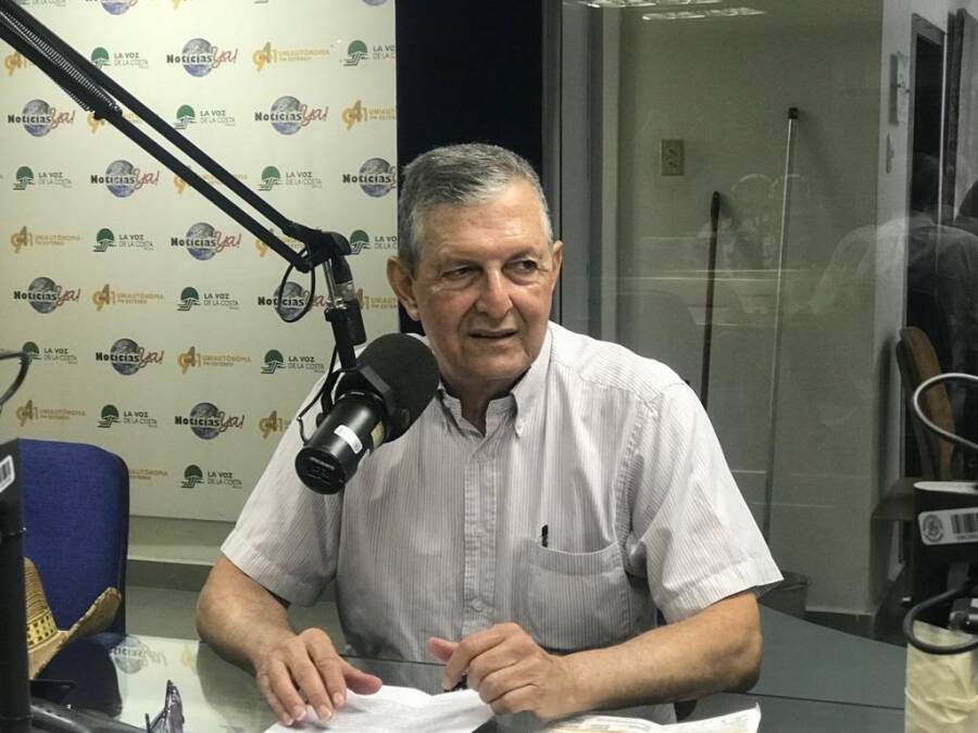 Norman Alarcón es el Coordinador de la Liga Nacional de Usuarios de Servicios Públicos.