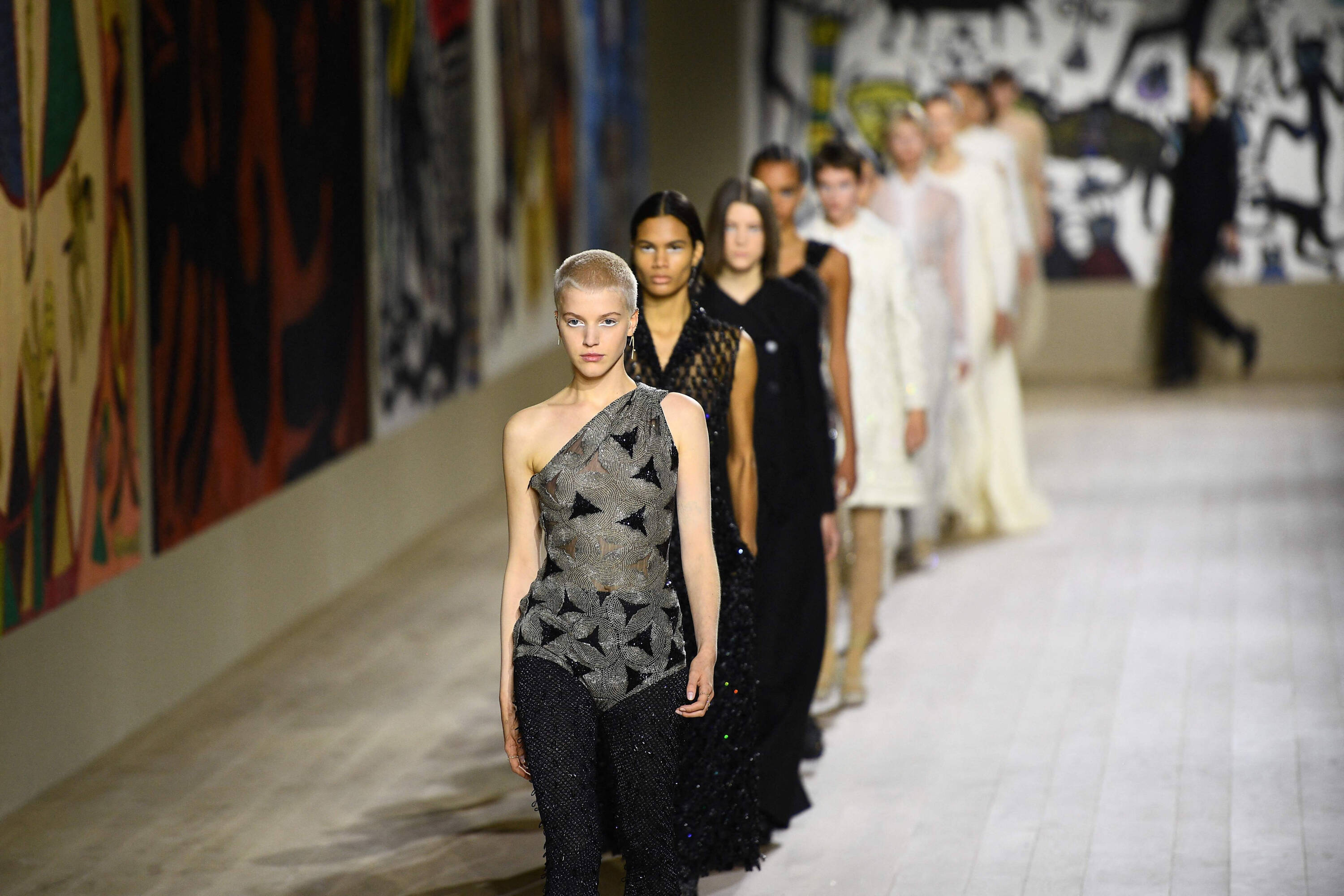 ¿Cómo se creó la Semana de la moda de París y cómo ha evolucionado?