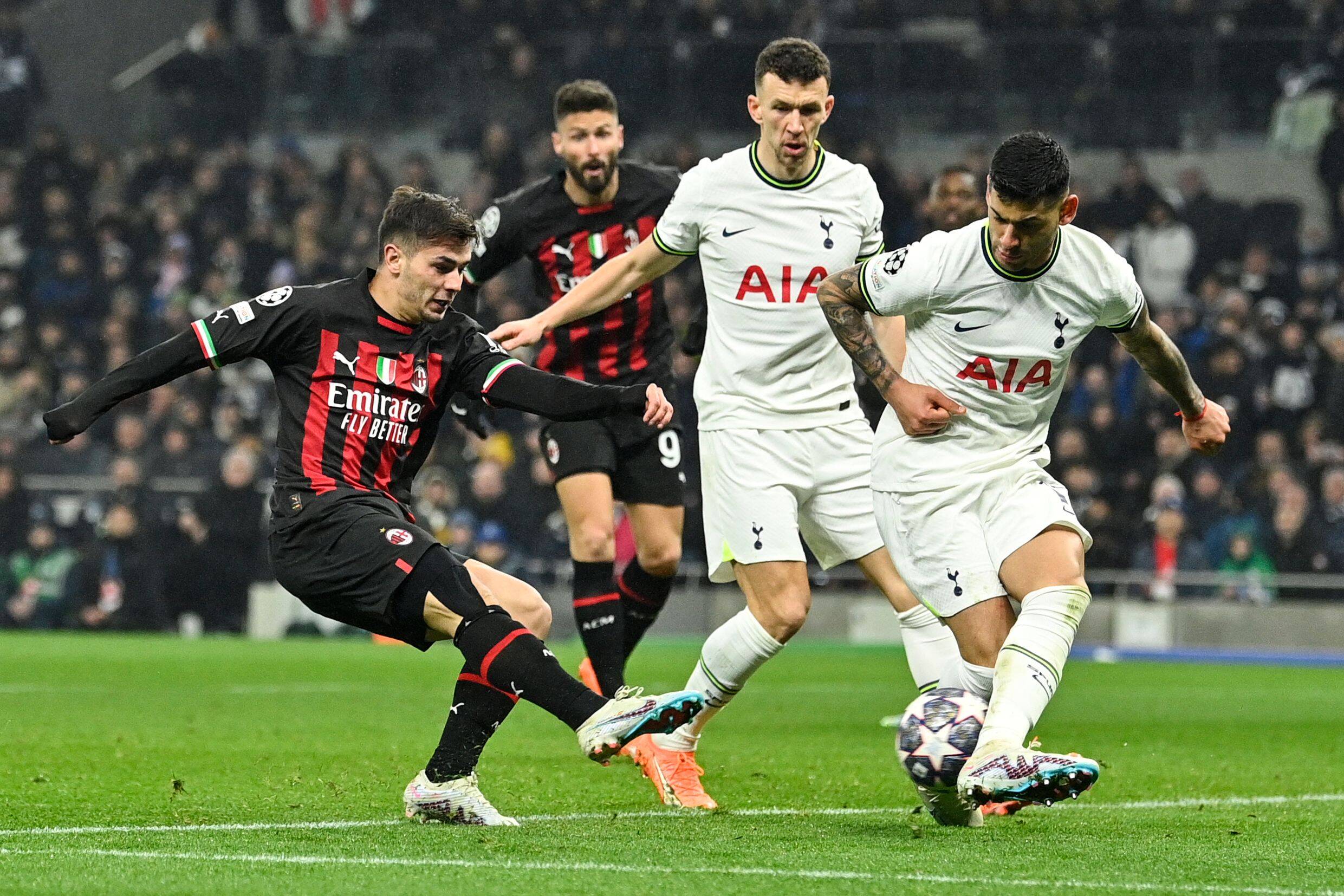 Milán vs. Tottenham.
