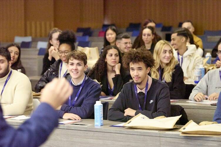 Colfuturo Anuncia Nuevas Becas Para Estudiar En Europa: ¿Cómo Aplicar?