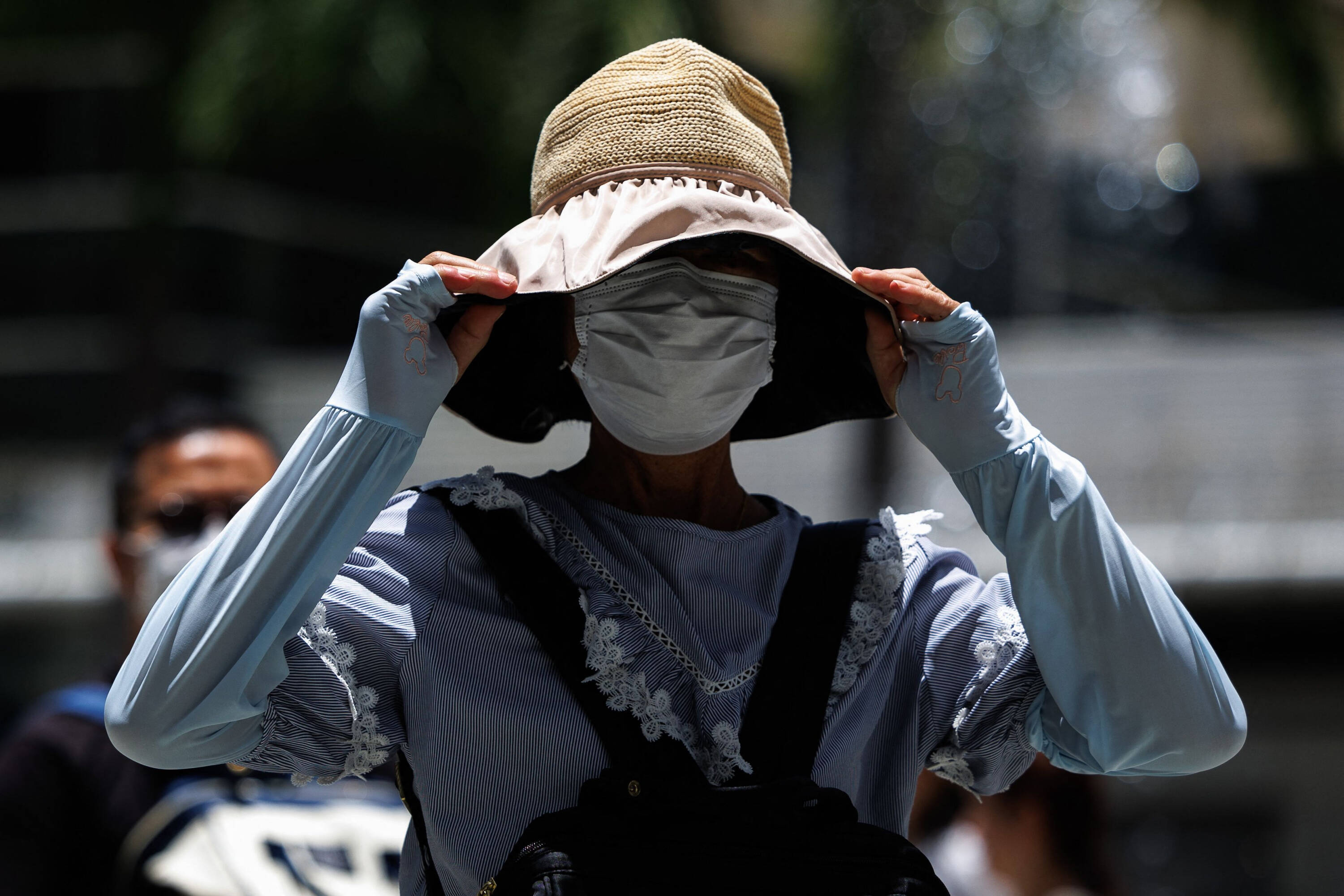 China También Vive Realmee una tumba Ola de Calor.