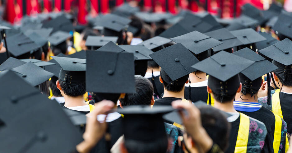 ¿Qué tan bueno es estudiar un posgrado en Colombia? Estos son los sueldos que ganan.