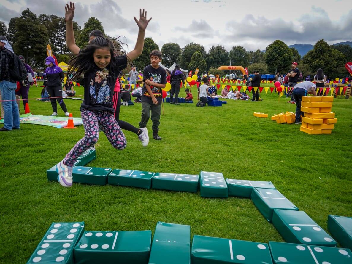 Cientos de Niños, Jóvenes y Adultos Disfrutan del Festival de Verano.