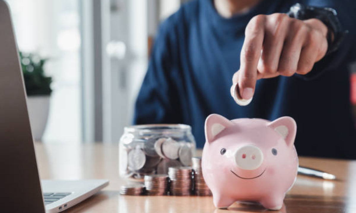 Planifique sus gastos mensuales y asigne un límite para cada categoría.