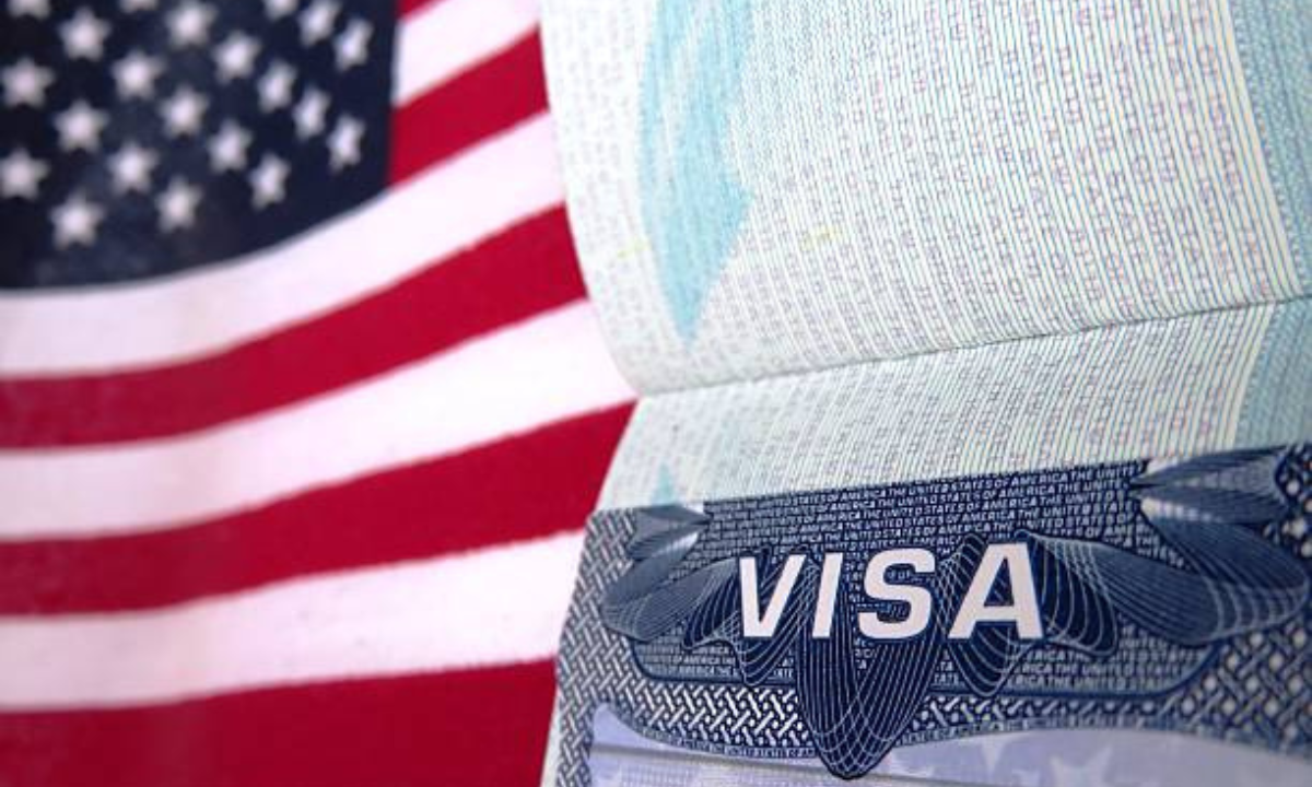 Algunos vuelos requieren pasar por Estados Unidos debido a razones económicas o de la aerolínea.
