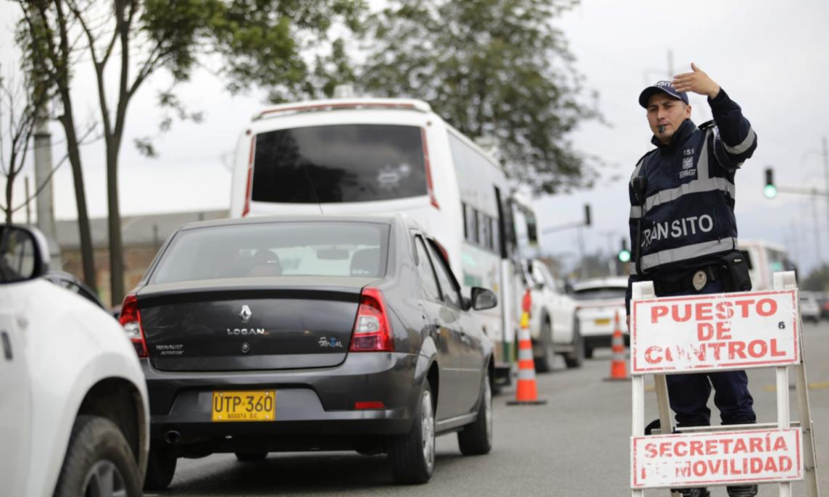 Pilas Si Viaja Este Puente Festivo Restricciones Para Camiones Pico Y Placa Regional Para 0500