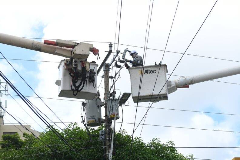 La empresa Air-e sigue con los mantenimientos de la infraestructura eléctrica.
