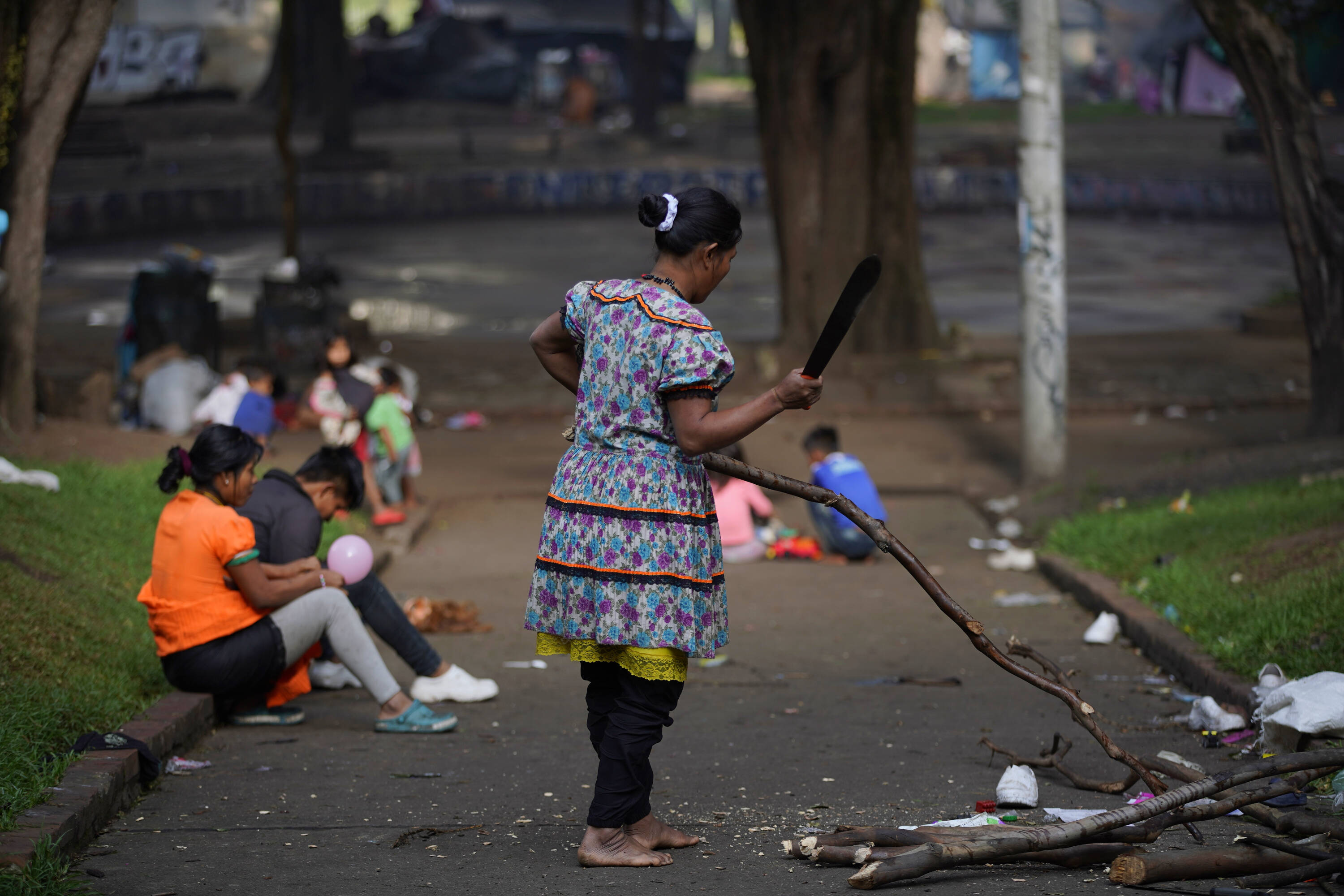 Bogotá. 12 de enero de 2024. ESTA ES LA SITUACIÓN HUMANitaria Que Viven Los Indígenos Asentados en el Parque Nacional, Donde El Día Ayer, Llegó un Grupo Más de Indígenas Embera Katío y Embera Chami, QuienSen de la upi de la Rioja y de la Florida, Lugu de la Florida, Lugu de La Florida. Se Han Agravado Las Condicatos de Vida para Ellos, TODO, Presuntamento por la preocupacia de la falta de Acuerdos y Garantías que Han Tenido con El Gobierno Y Nacional Y Nacional