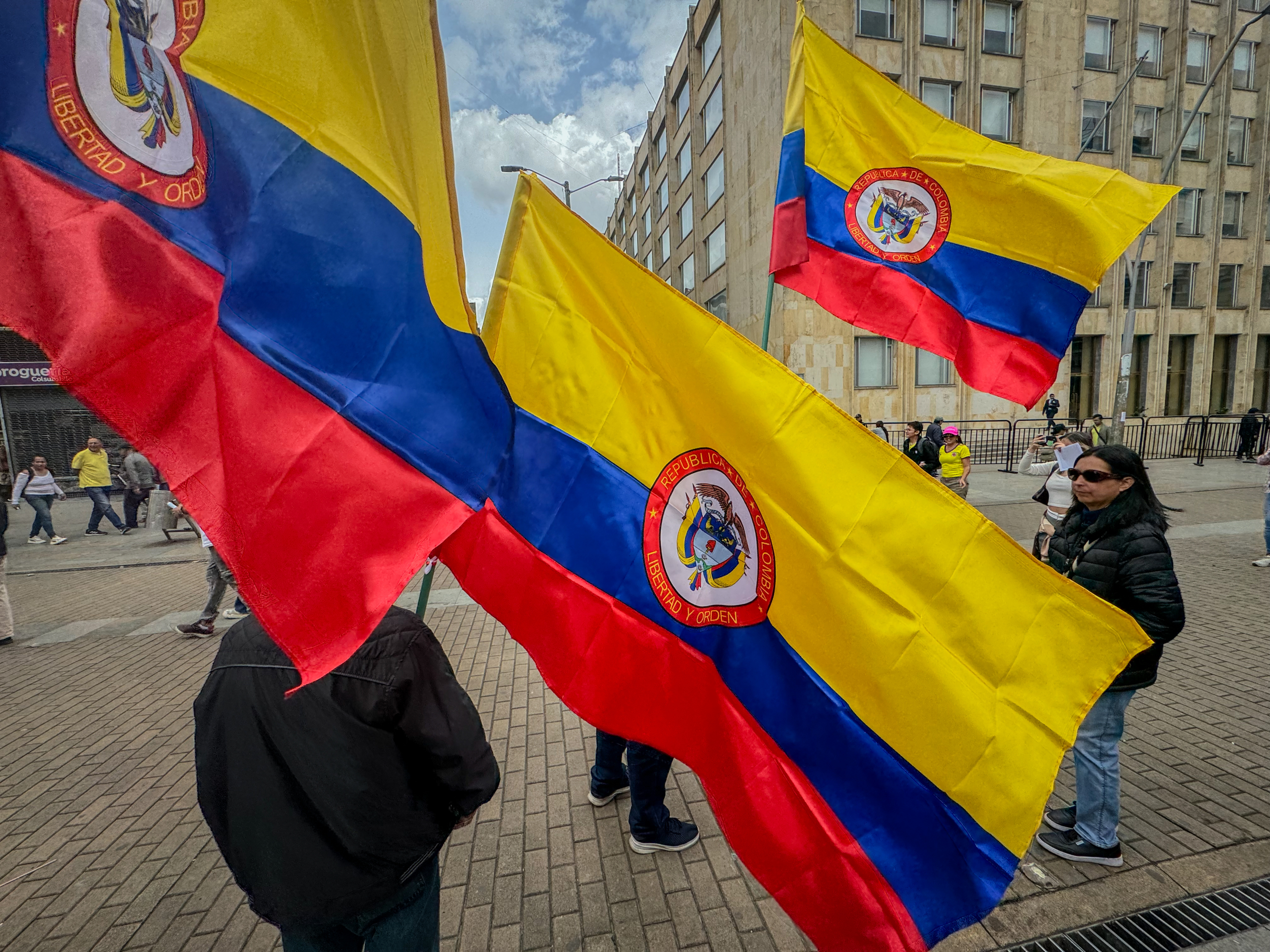 Este miércoles primero de mayo movilizaciones en varios puntos de Bogotá durante la conmemoración del Día Internacional del Trabajo. Manifestantes salieron a marchar sobre la cr 7 en el centro de la capital. Bogotá 1 de mayo del 2024 Foto MAURICIO MORENO CEET EL TIEMPO @mauriciomorenofoto
