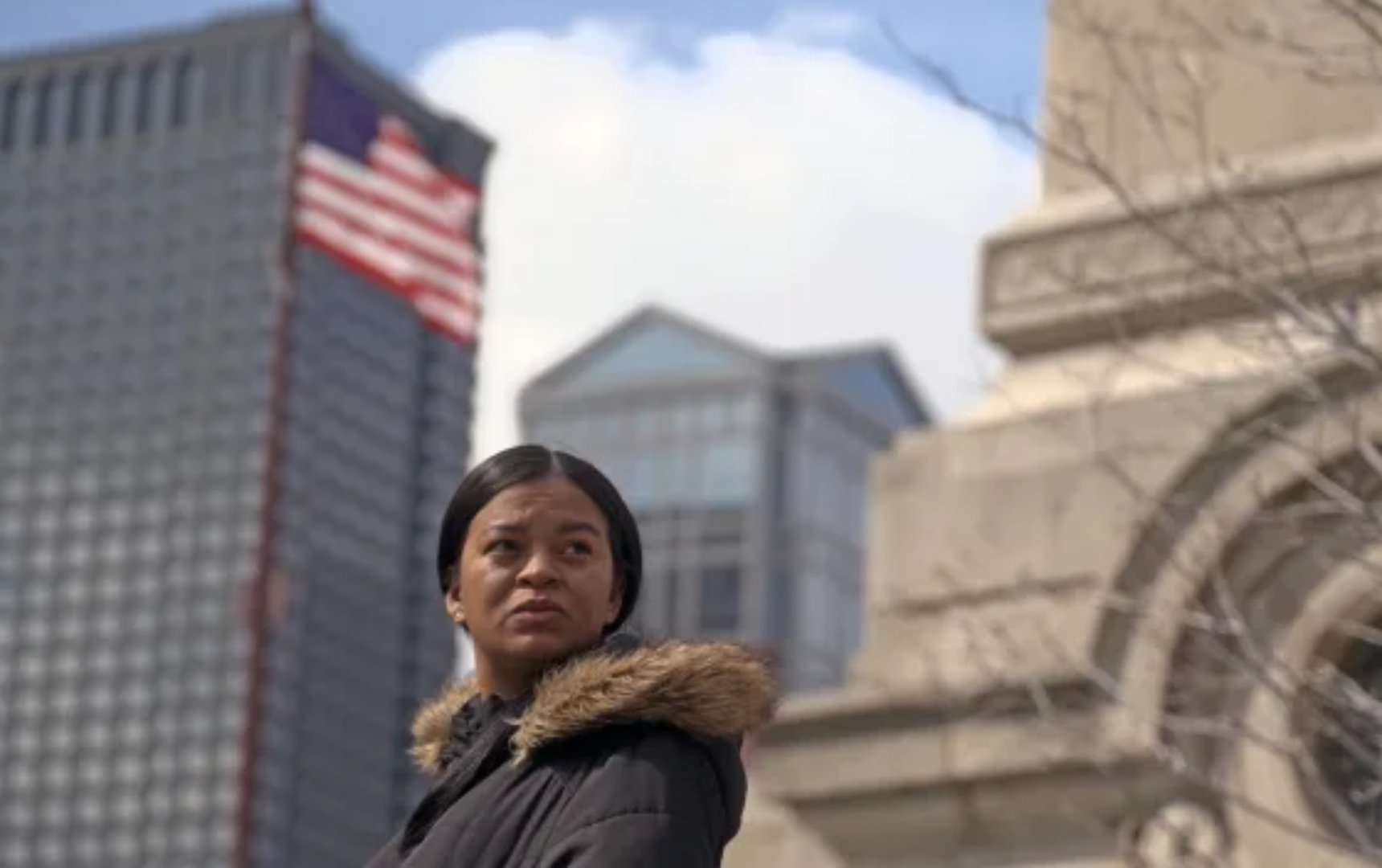 Una migrante venezolana llegó a Estados Unidos y vive en un refugio de migrantes.