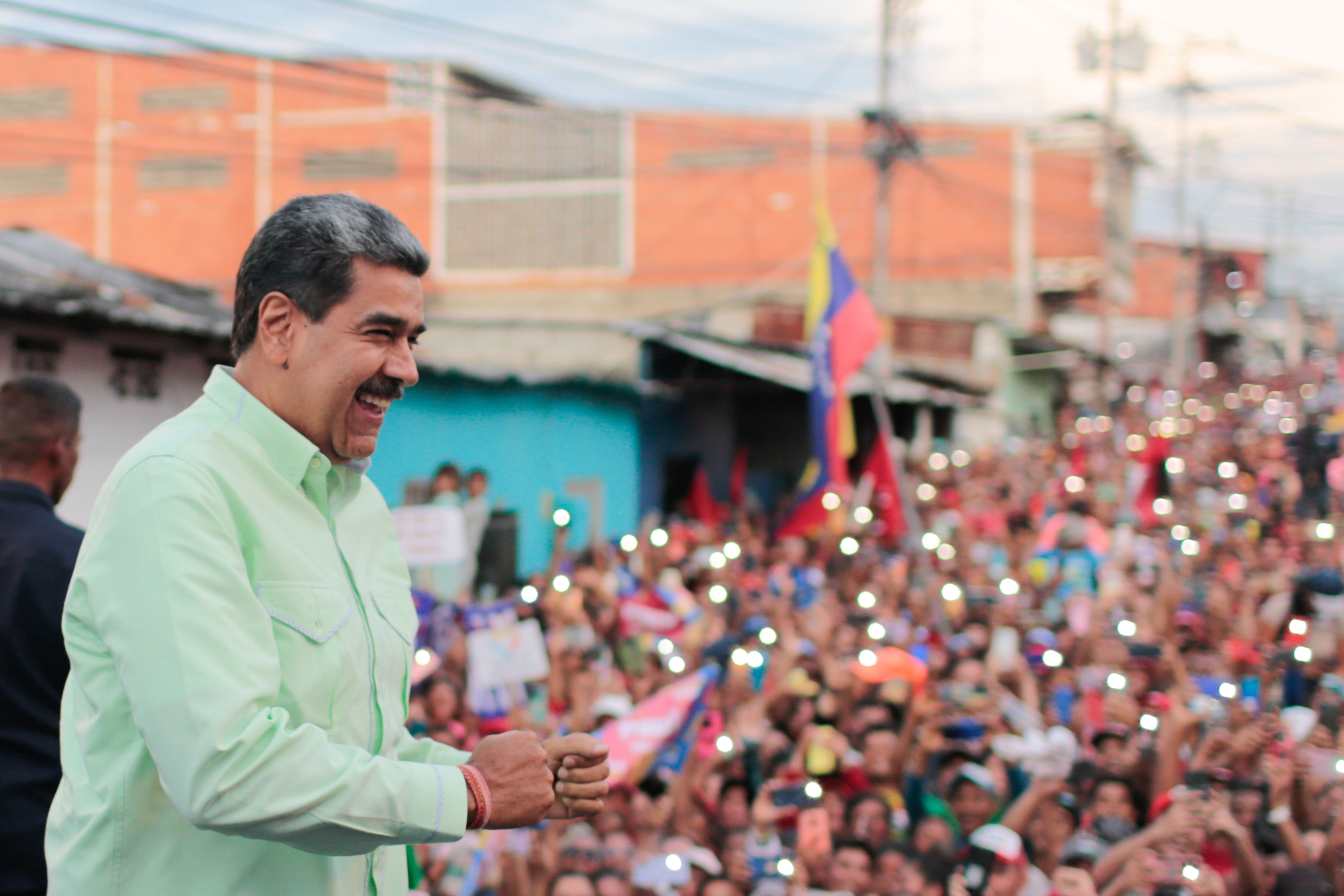 otografía cedida por Prensa Miraflores donde se observa al presidente de Venezuela, Nicolás Maduro, durante un acto de gobierno, el 13 de junio del 2024 .