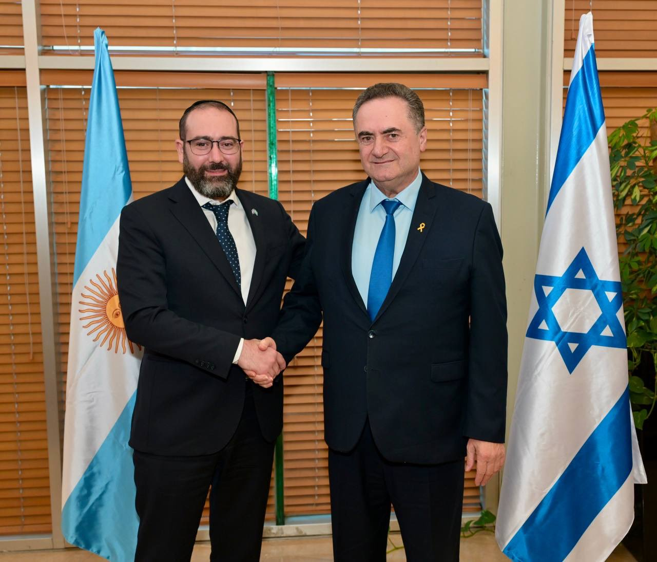 TEL AVIV, 06/24/2024.- Shimon Axel Wahnish (i), the personal rabbi of the Argentine president, Javier Milei, took office this Monday as Argentina's new ambassador to Israel, the first time that a rabbi has held the position of ambassador in the Hebrew country.  In a message on his Aviv) to Jerusalem. 