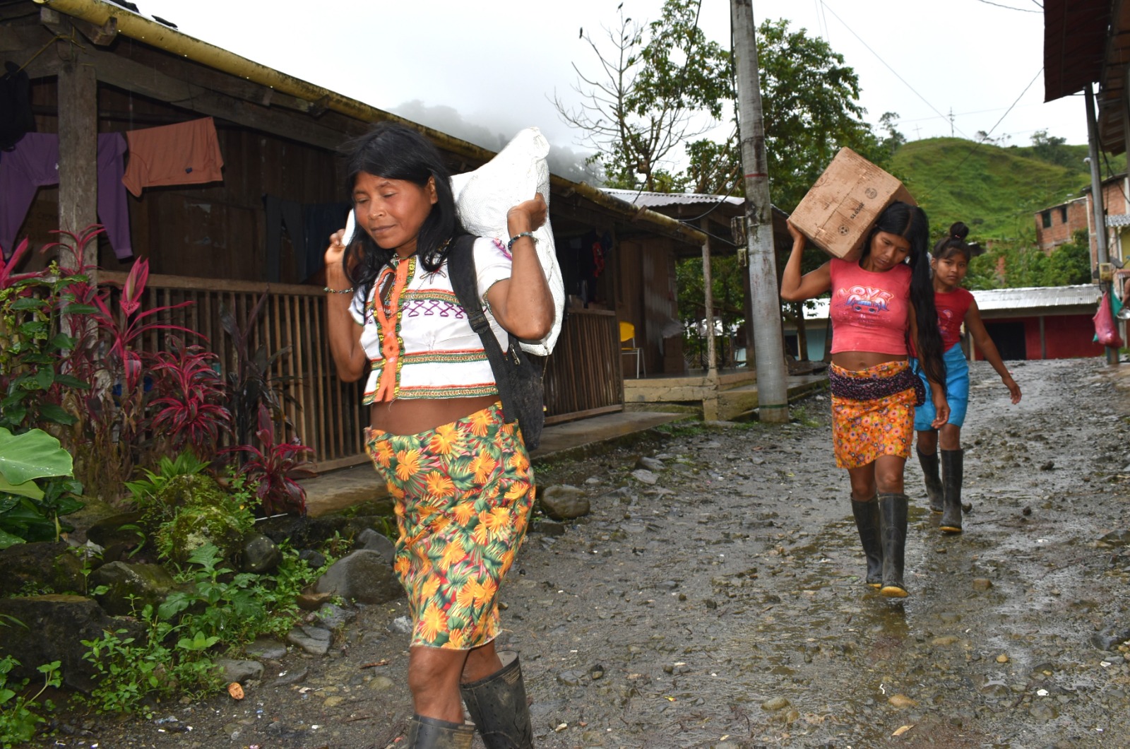 Ayuda humanitaria a indígenas