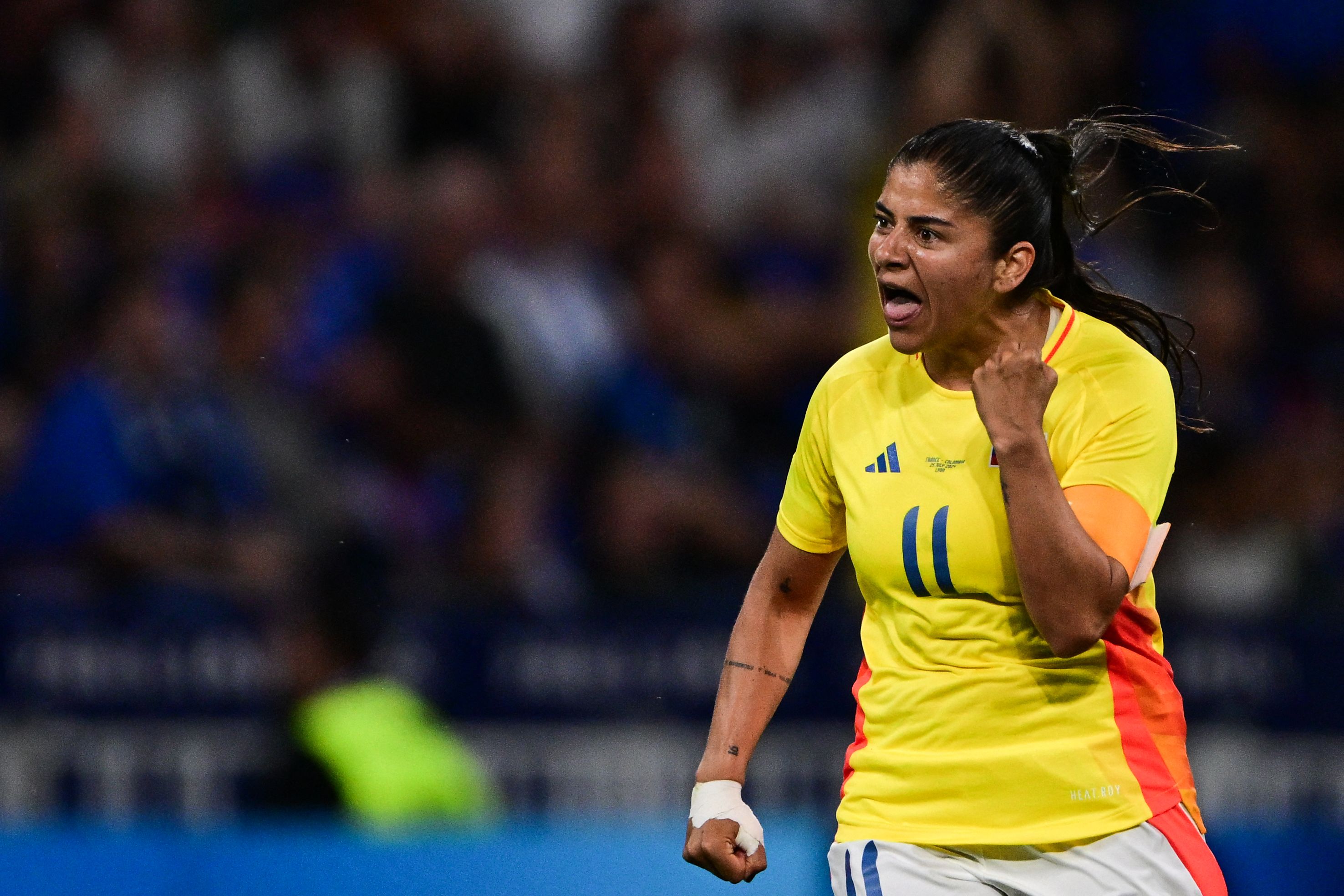 Catalina Usme celebra su gol en los Olímpicos.