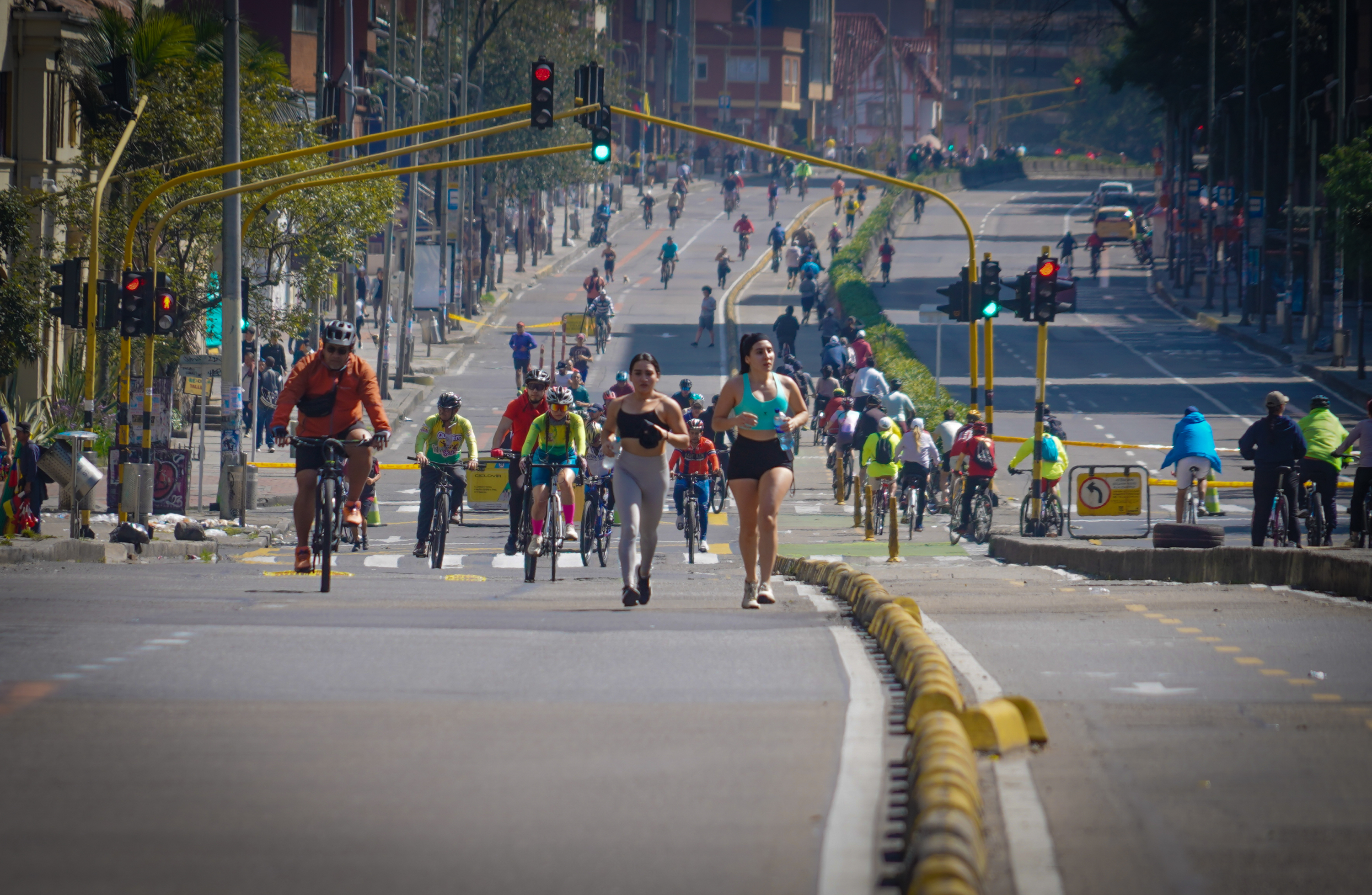 Ciclovia en la Cr 7 Hoy 7 de Agosto del 2024. Foto Mauricio Moreno El Tiempo Ceet @mauriciomorenofoto