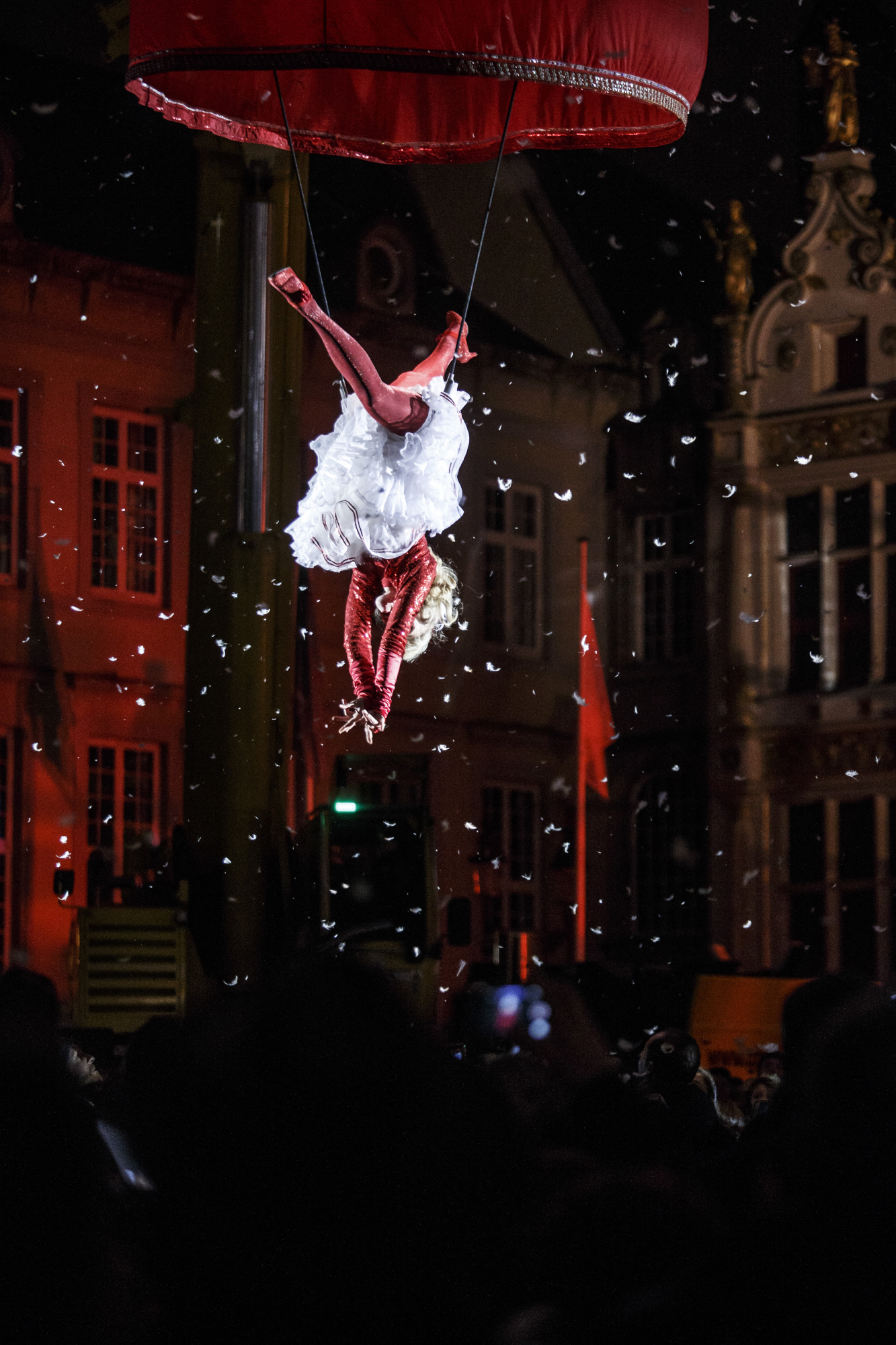 FIAV- FESTIVAL INTERNACIONAL DE ARTES VIVAS-.Bélgica_Pedaleando hacia el cielo _Theater Tol - Foto Kris Jacobs