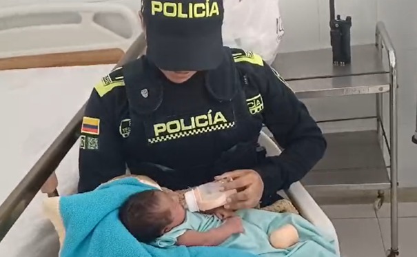 Rescate de bebé recién nacida