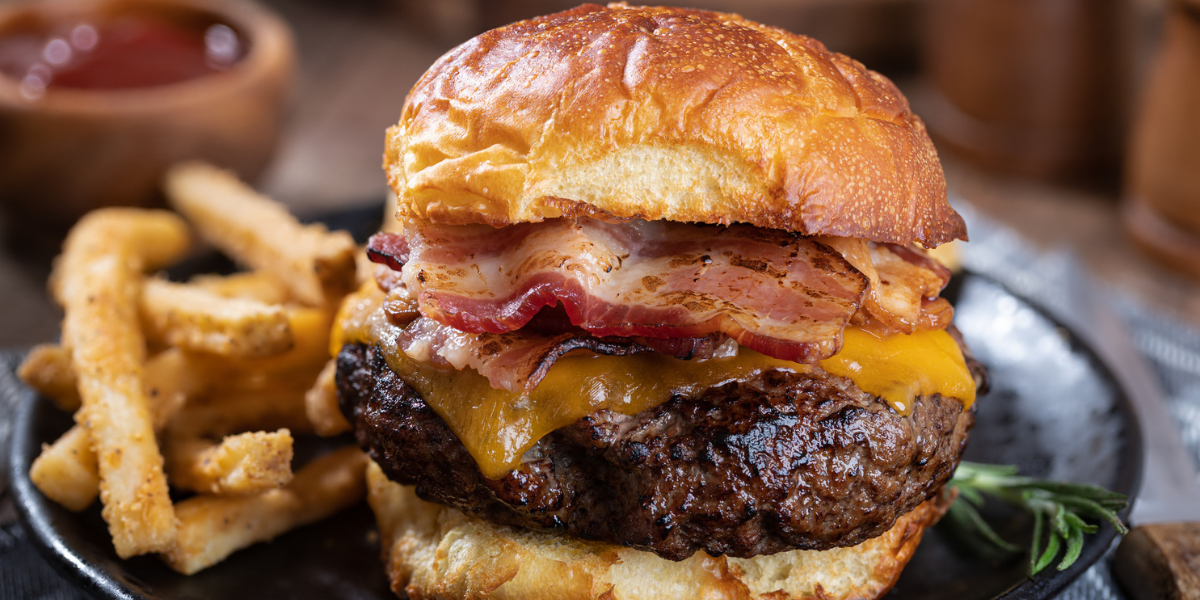 Las hamburguesas deben ser consumidas con las manos y no con cubiertos.