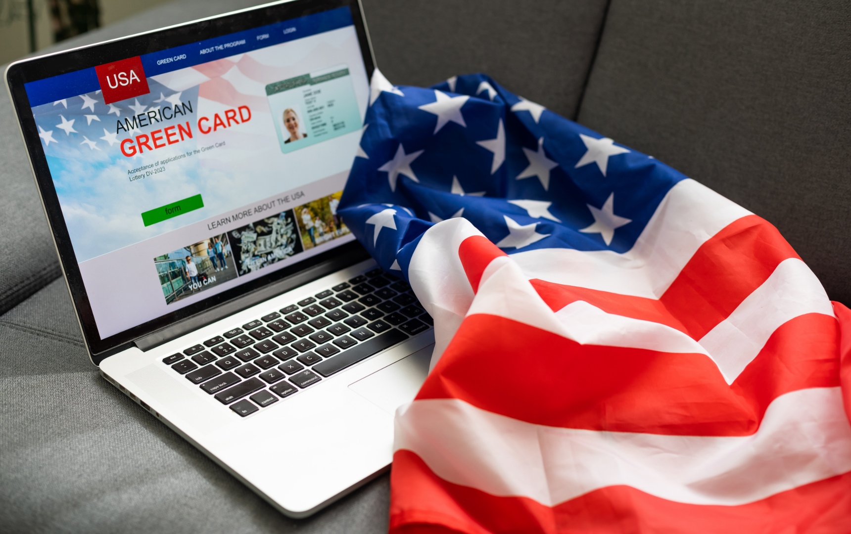 El trámite de la green card se realiza ante Uscis.