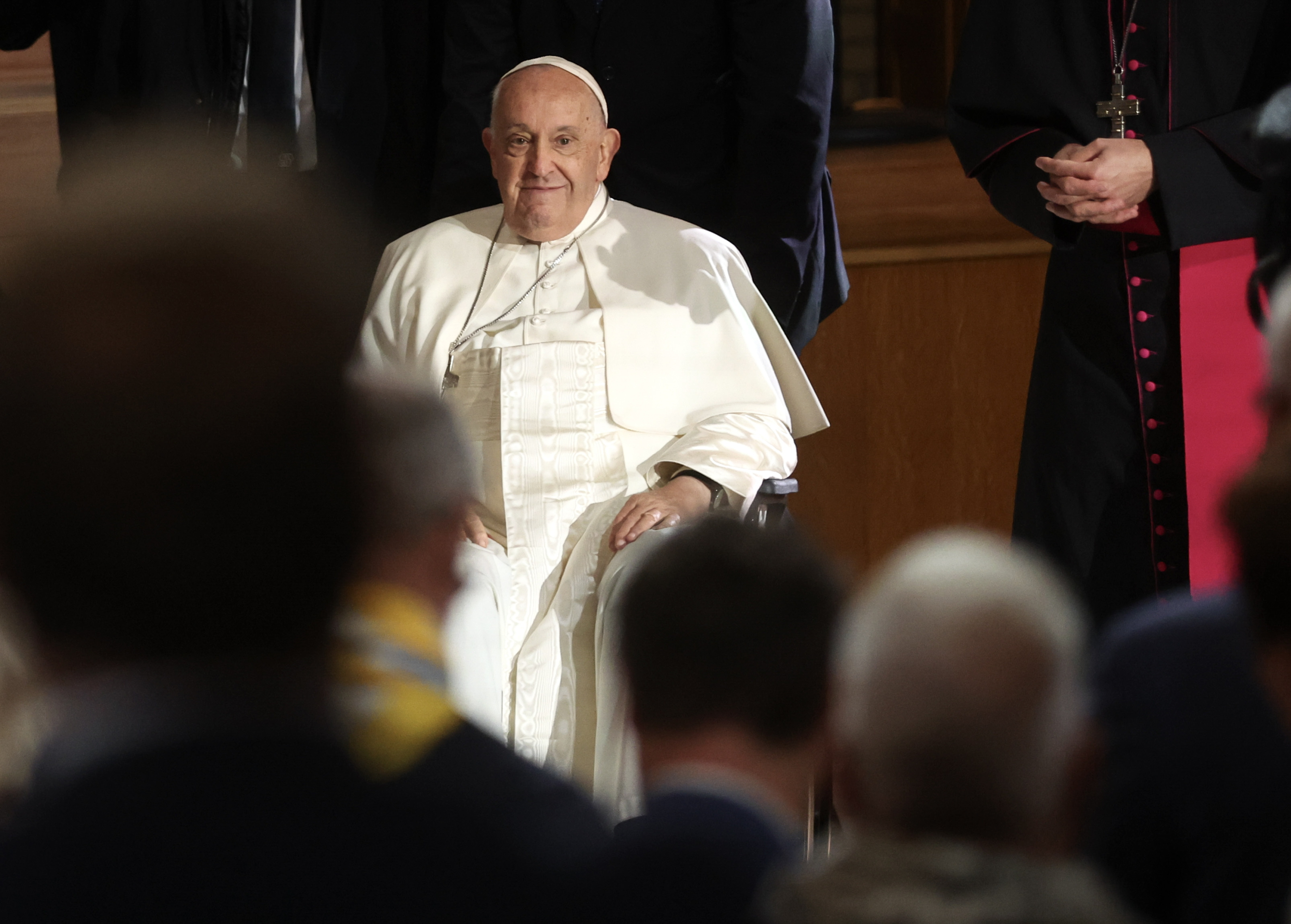 Papa Francisco pide el fin de las guerras y envía mensaje a Colombia