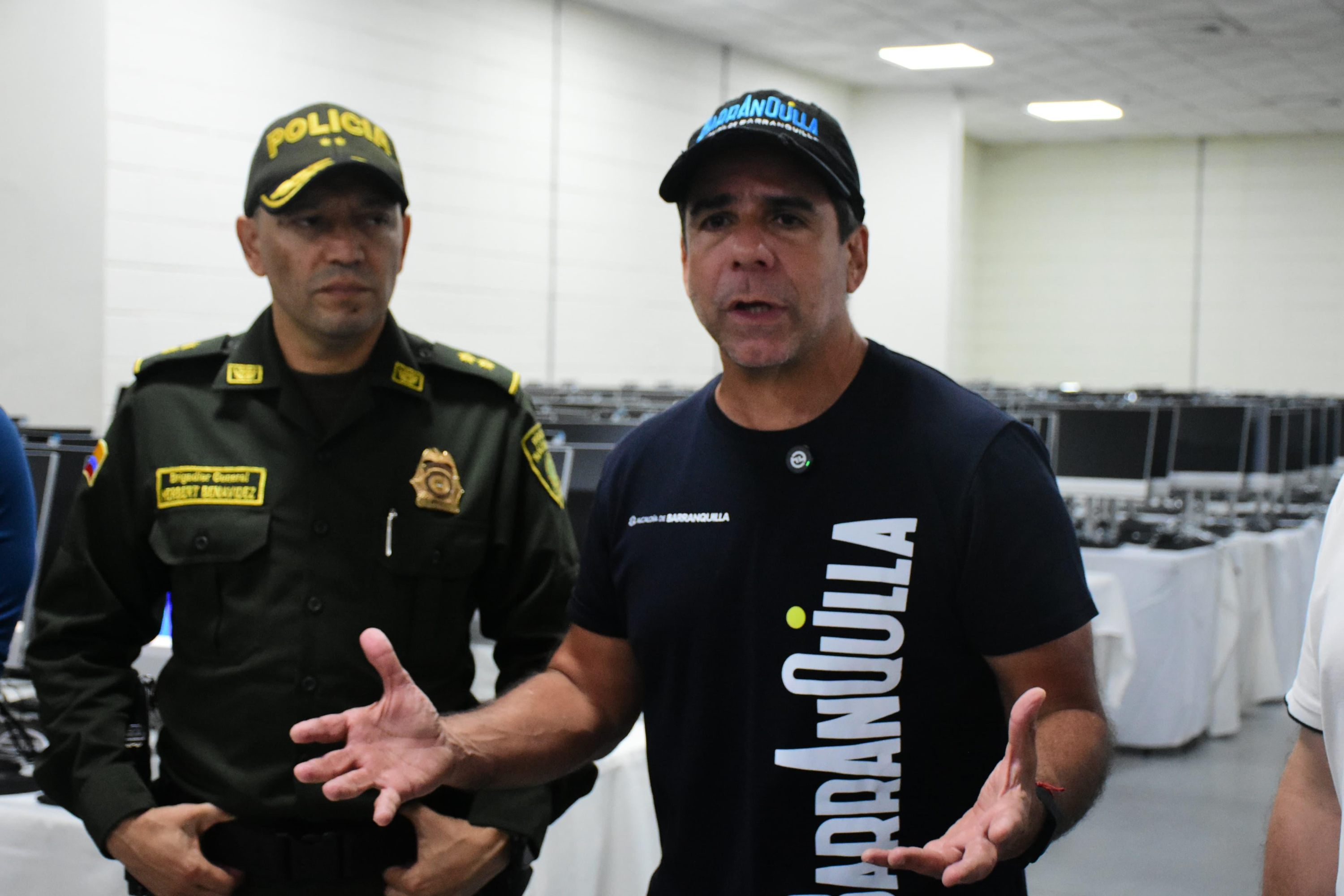 El Alcalde Alejandro Char y El Comandante de la Policía en Barranquilla, El General Herbert Benavász.