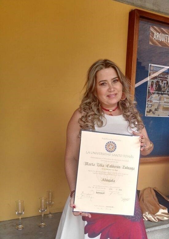 Marta Lilian Calderón se graduó como abogada de la universidad Santo Tomás en el 2016.