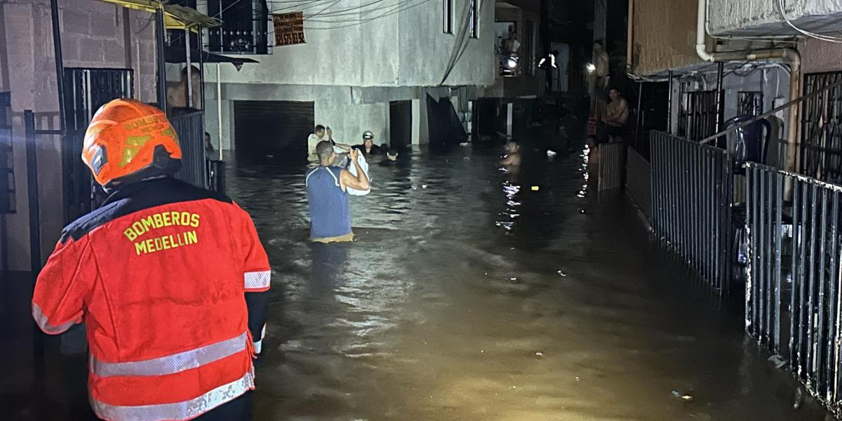 El pasado 10 de noviembre, un tubo del circuito de suministro de agua de EPM se rompió, provocando una emergencia en el barrio El Sinaí, al nororiente de Medellín.