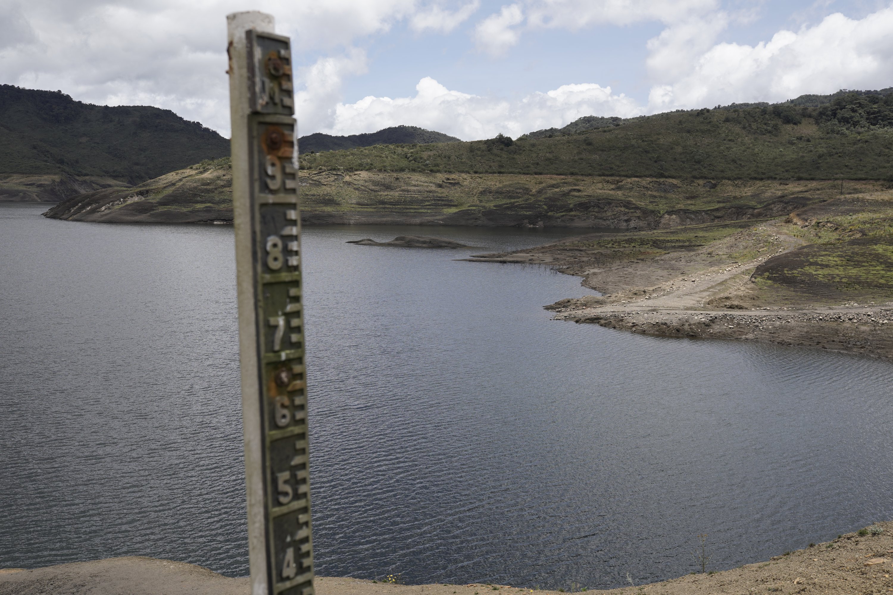 Bogotá. 20 de septiembre del 2024. Visita al embalse de Chuza en el páramo de Chingaza, donde se capta agua para el consumo de Bogotá y municipios de la Sabana. Asistió el Acueducto, la Procuraduría y la Personería distrital. Foto: Sergio Acero Yate / El Tiempo. Crédito: CEET Fotógrafo: SERGIO ACERO YATE
