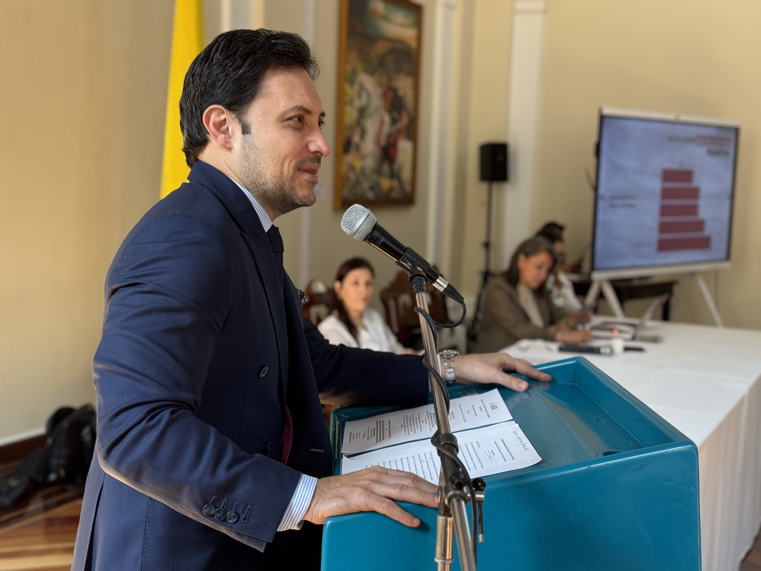 La senadores Sonia Bernal Sánchez, Carlos Fernando Motoa durante la audiencia pública sobre “Nuevas modalidades del delito de trata de personas y retos institucionales, que se realizó en el congreso de la república hoy 27 de noviembre del 2024 FOTO MAURICIO MORENO CEET EL TIEMPO @mauriciomorenofoto