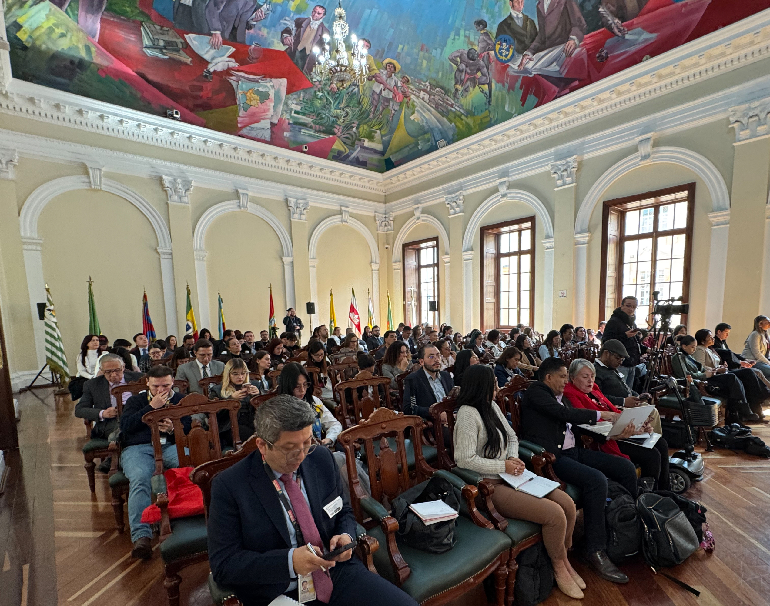 La senadores Sonia Bernal Sánchez,  Carlos Fernando Motoa durante la audiencia pública sobre  “Nuevas modalidades del delito de trata de personas y retos institucionales, que se realizó en el congreso  de la república hoy 27 de noviembre del 2024 FOTO MAURICIO MORENO CEET EL TIEMPO @mauriciomorenofoto