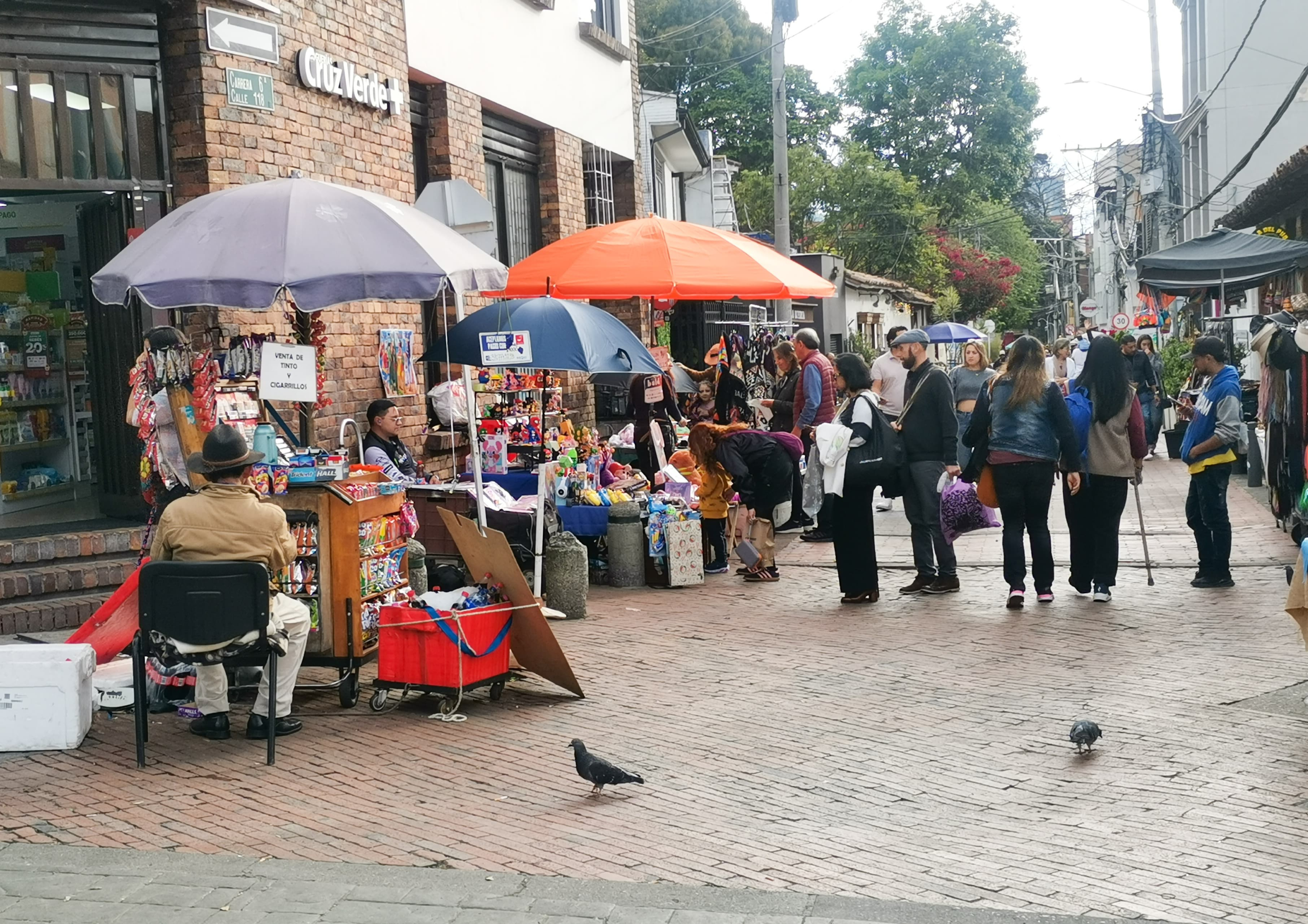 Las Clases de Usaquén Cada Día Están Más llenas de Comercio informal.