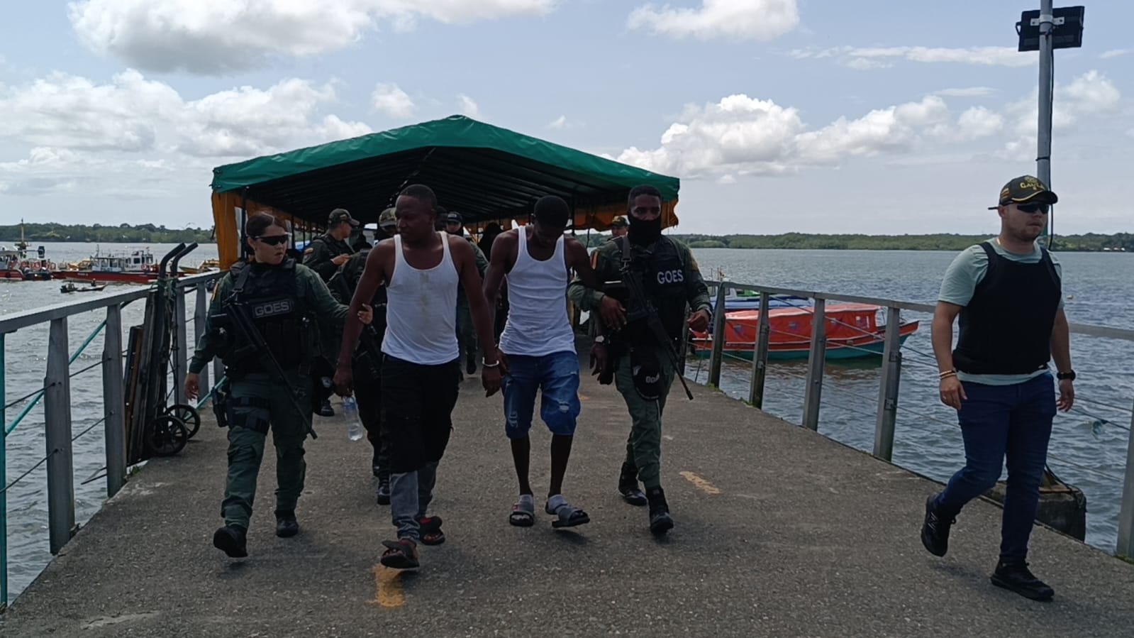 Capturan a 13 presuntos integrantes de Los Espartanos en Buenaventura.