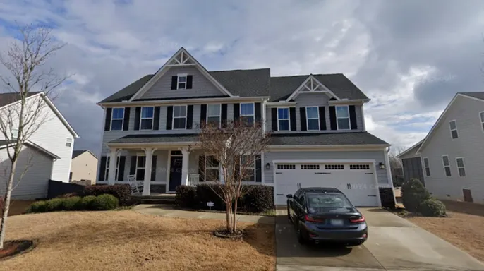 Exejecutivo de Bloomberg fue hallado muerto junto con su esposa e hija dentro de su casa en Carolina del Sur
