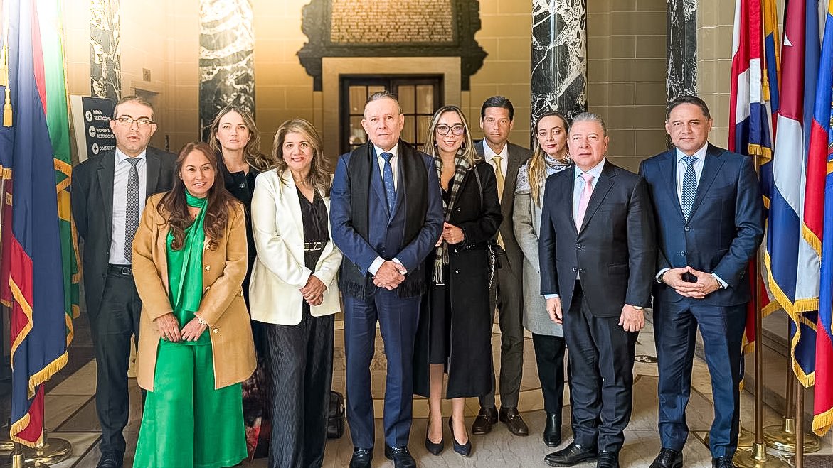 Senadores en Washington denunciando al presidente Petro