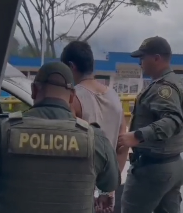 Él es alias El Cachorro, señalado de asesinar a su pareja sentimental.