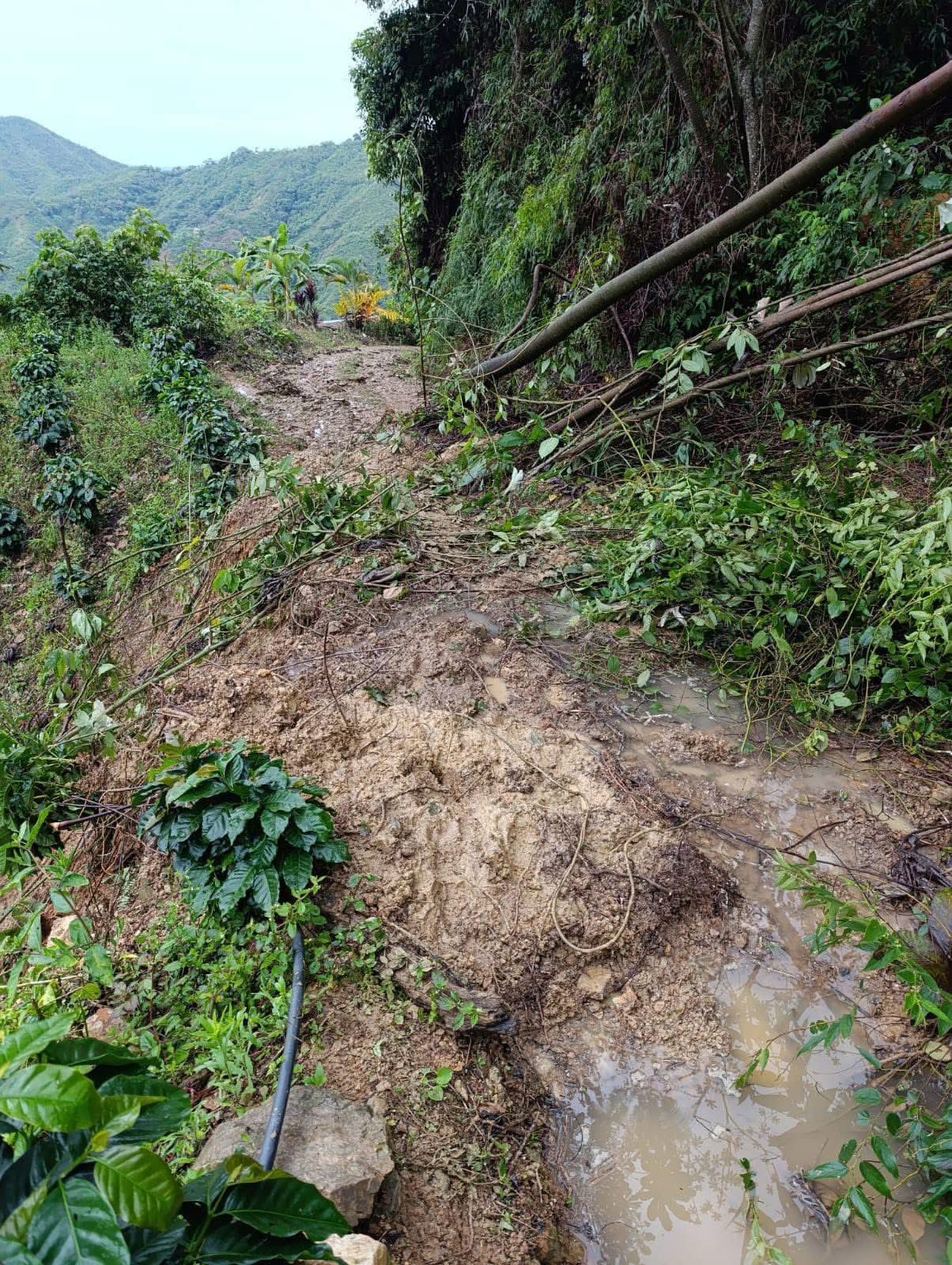 HUILA VÍAS MAL ESTADO