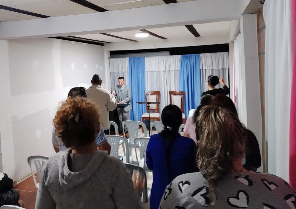 José Erley Ramírez en una de las actividades de la iglesia protestante en la que era pastor.