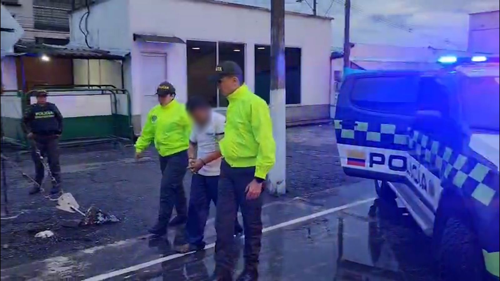 La Policía de Caldas capturó al pastor cuando recibió la salida del centro médico en el que fue atendido luego de ser atacado por la comunidad.
