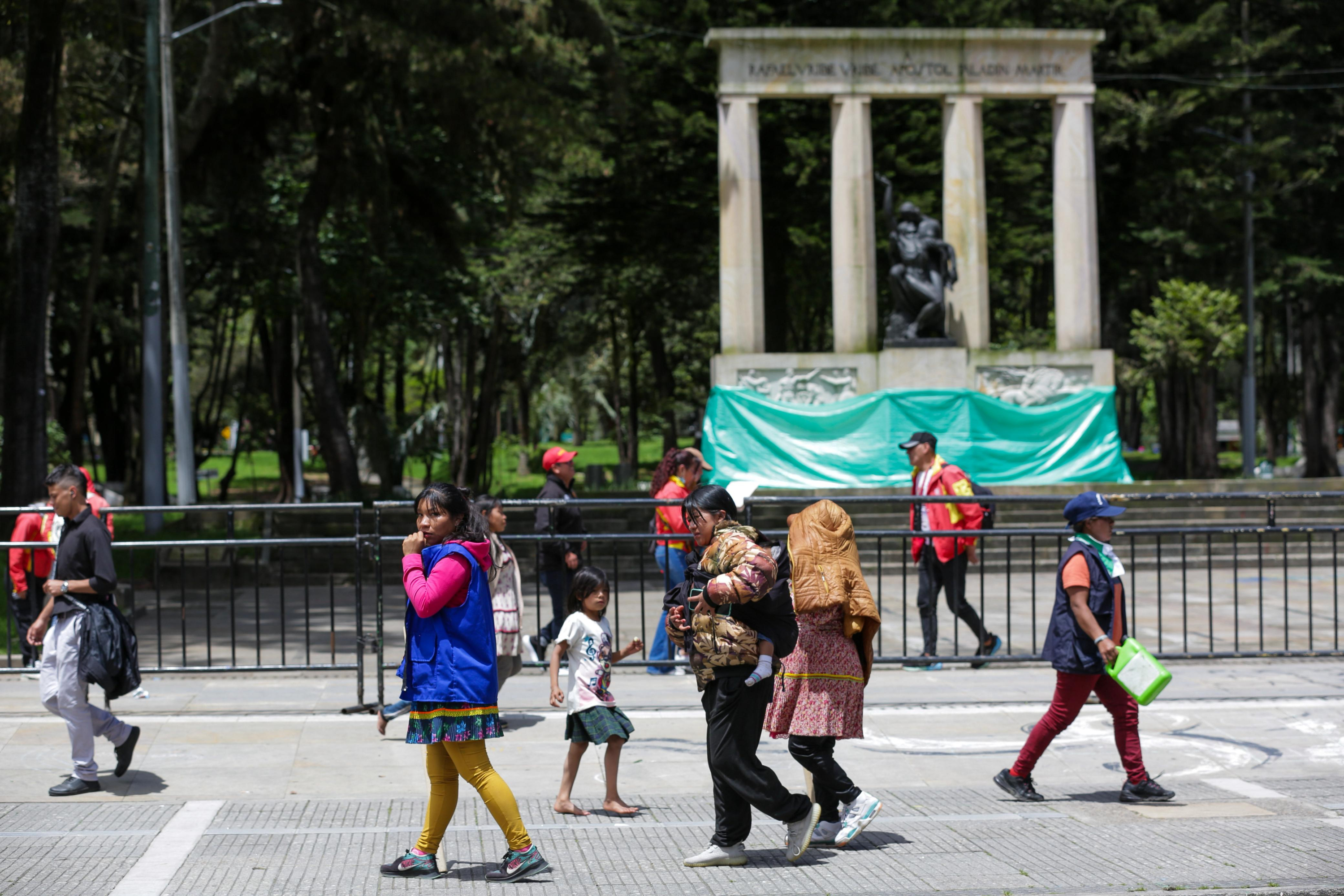 Las entidas del Distito Llegaron para atender la situación con una preocupacia grande: Los Menores de Edad y Mujeres Gestantes.
