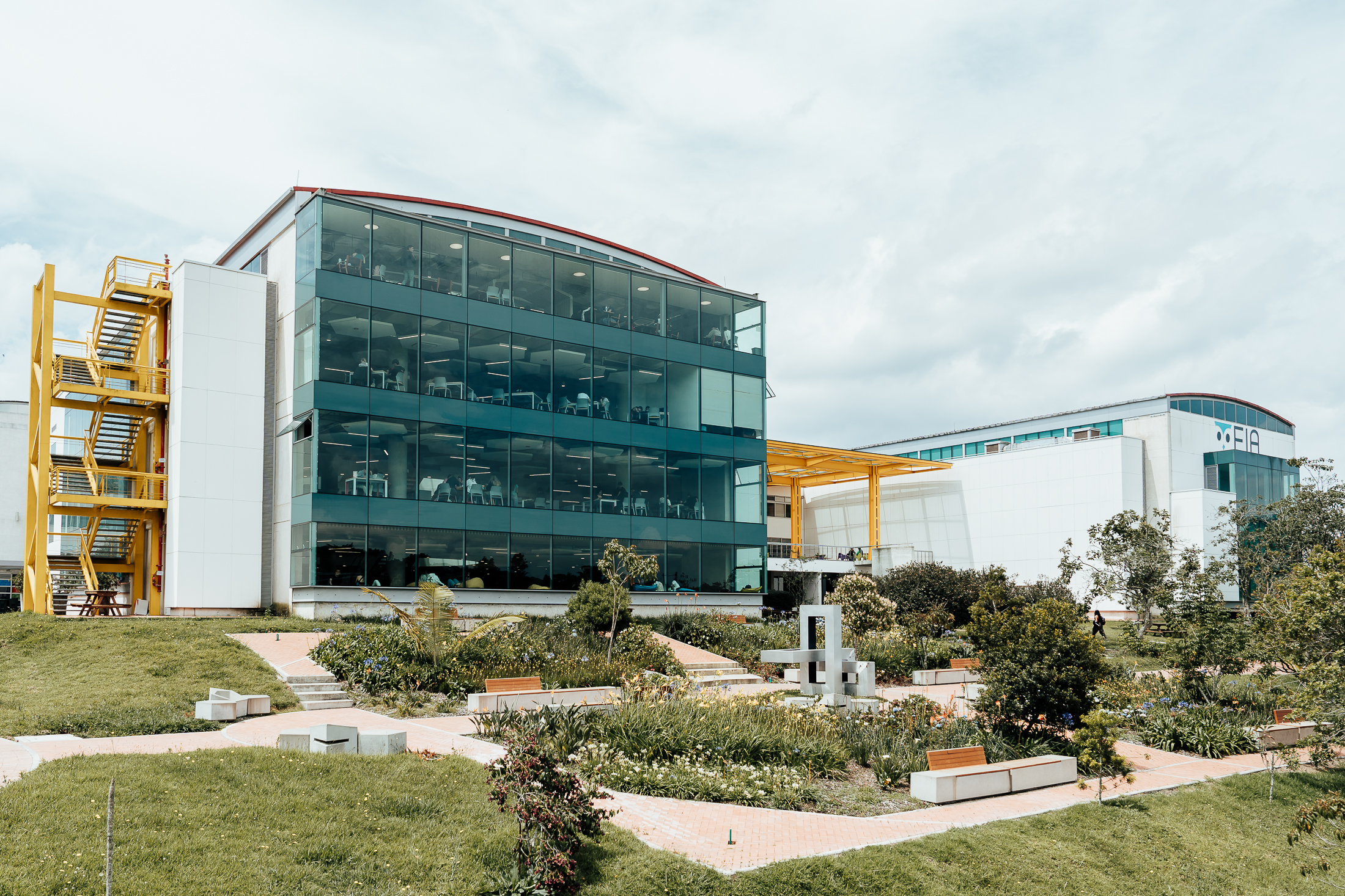 La Universidad Eia Fue Fundada en 1978 por 27 Líderes Conectados Con Los Gobiernos, La Industria y La Academia. ESTA ES SU SEDE.