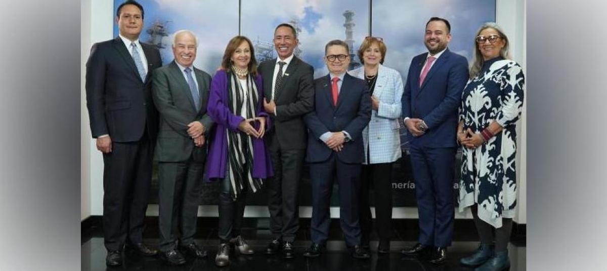 Gonzalo Hernández, Álvaro Torres, Ángela María Robledo, Ricardo Roa, Guillermo García Realpe, Mónica de Greiff, Edwin Palma y Tania Roa.