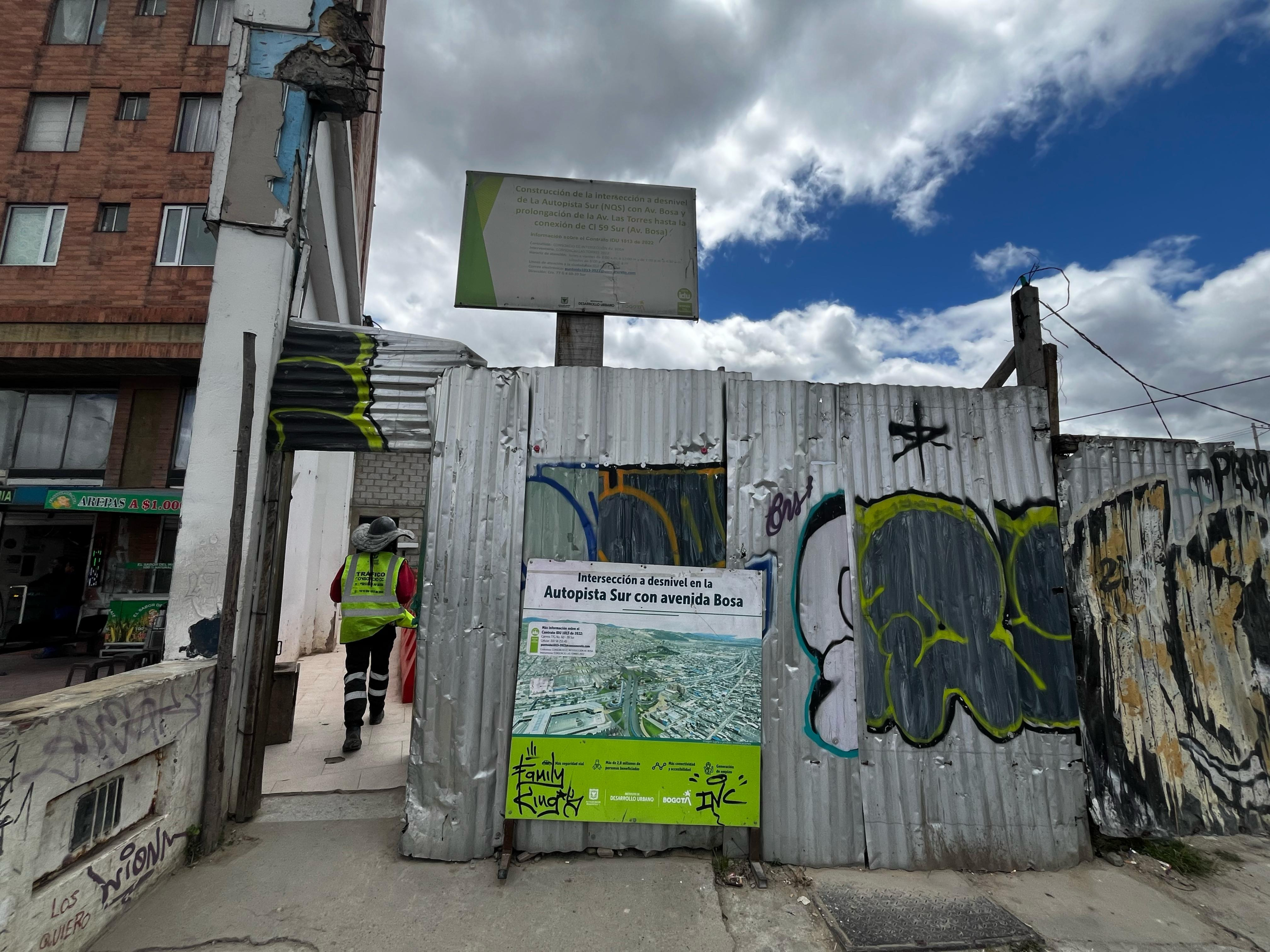 Los líos que causa el atraso en siete puentes en Bosa